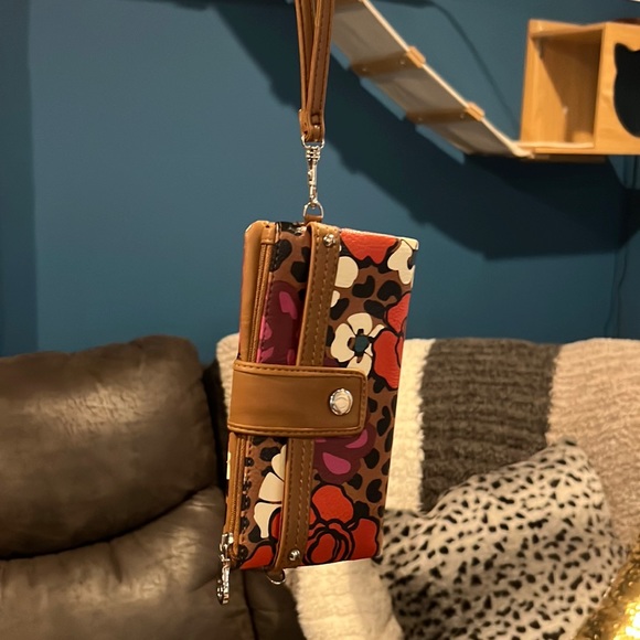 NWOT Relic crossbody/wristlet purse/wallet - Picture 6 of 6